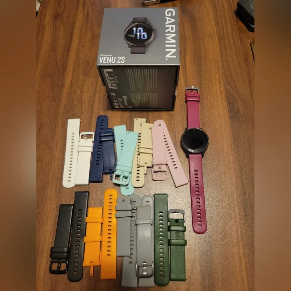 Garmin Venu 2s Smartwatch with Extra Watch Bands - Picture 2 of 10